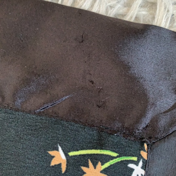 Furla Large 100% Silk Black Floral Scarf - Picture 5 of 7